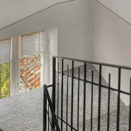 Sotto Castello Apartment Novello